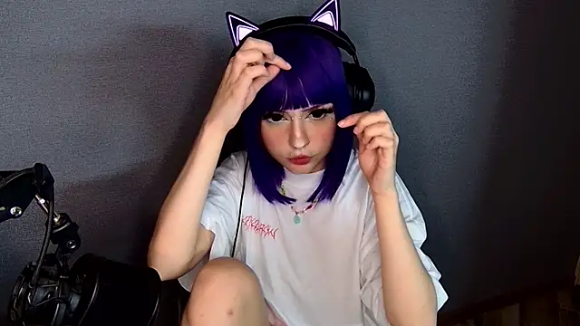 YunaLeaf online show from June 15, 2026, 10:23 pm