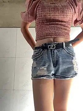 Miuuu22 online show from June 25, 2026, 5:12 am