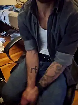 Snapshot of Clevername90 chatting on February 17, 2025, 9:08 pm Clevername90 online show from February 17, 2025, 9:08 pm