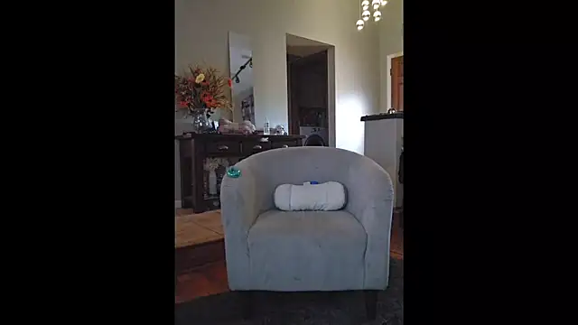 Snapshot of Clevername90 chatting on October 12, 2025, 5:34 pm Clevername90 online show from October 12, 2025, 5:34 pm