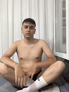 imjustaboyy1 online show from June 26, 2026, 5:28 pm