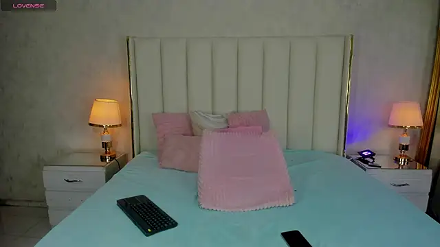 KaylaDavies online show from June 19, 2026, 8:34 pm
