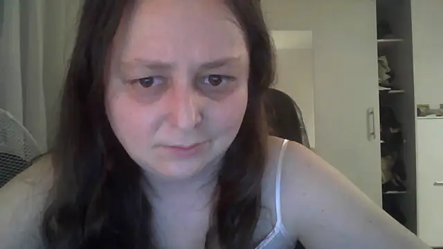 Snapshot of TaylorLovely chatting on July 10, 2026, 8:22 pm TaylorLovely online show from July 10, 2026, 8:22 pm