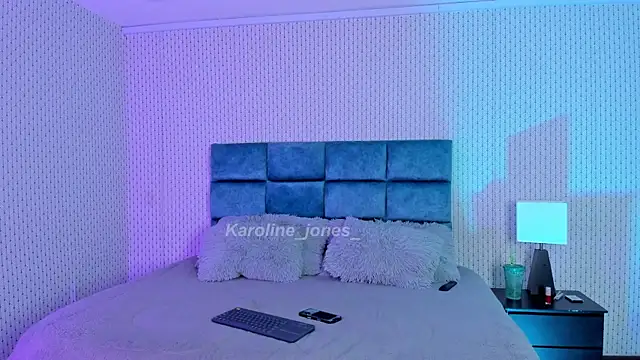 Karoline Jones18 online show from July 16, 2026, 11:00 pm