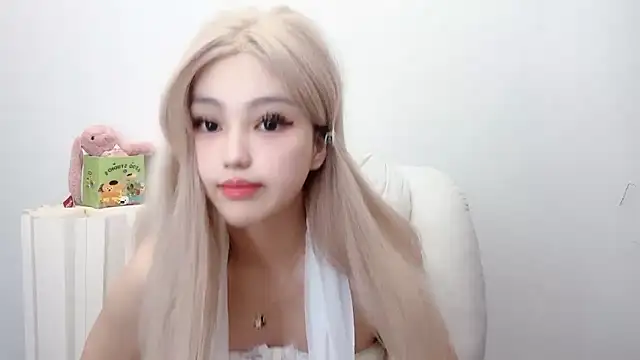 jiangjiang2005 online show from June 16, 2026, 5:48 pm