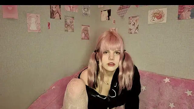 VelvetAlice online show from June 17, 2026, 9:05 pm
