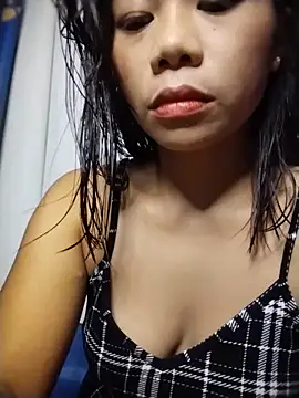 Snapshot of Blushmuse23 chatting on June 15, 2026, 6:04 am Blushmuse23 online show from June 15, 2026, 6:04 am