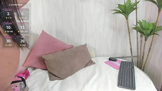 Snapshot of natalie_fox__ chatting on July 3, 2026, 11:38 am natalie fox online show from July 3, 2026, 11:38 am