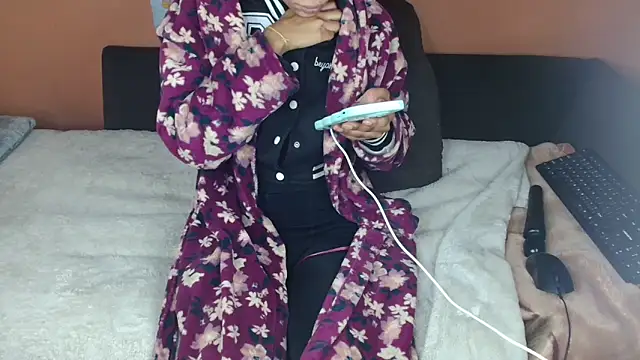 Tiny Latifah online show from June 28, 2026, 7:47 am