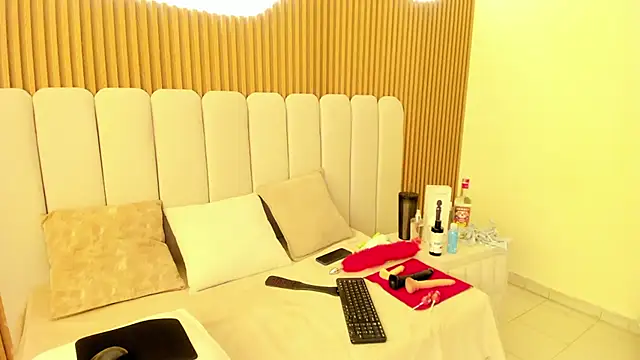 Snapshot of ElaVictoria chatting on July 7, 2026, 2:21 pm ElaVictoria online show from July 7, 2026, 2:21 pm