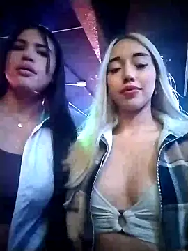 Red LipsDuo online show from June 18, 2026, 2:34 am