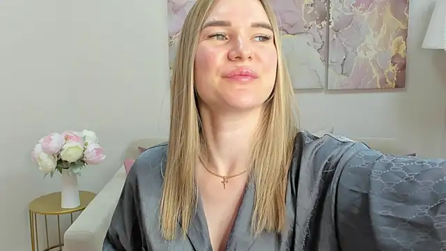 RoxyReignn online show from June 11, 2026, 12:32 am