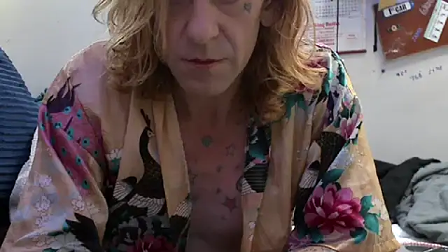 Snapshot of VanillaSnowcones chatting on July 16, 2026, 2:45 pm VanillaSnowcones online show from July 16, 2026, 2:45 pm