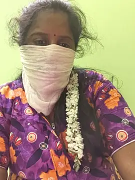 Snapshot of VelvetDollRivitha chatting on May 27, 2026, 5:32 pm VelvetDollRivitha online show from May 27, 2026, 5:32 pm