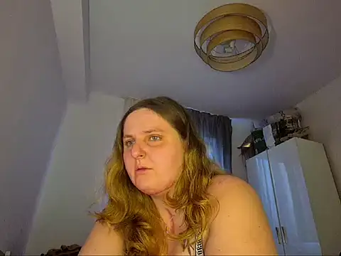 Snapshot of JessicaBake chatting on June 14, 2026, 3:47 pm JessicaBake online show from June 14, 2026, 3:47 pm