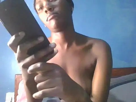 Snapshot of Petite-divaa chatting on June 4, 2026, 5:30 pm Petite-divaa online show from June 4, 2026, 5:30 pm