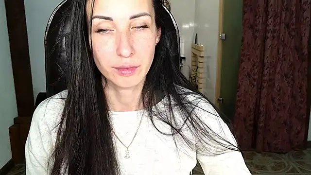 BouncySweety online show from November 19, 2025, 7:58 pm