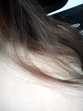 YoenLyy online show from July 13, 2026, 2:25 am
