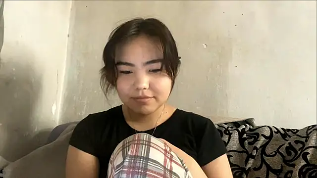 Snapshot of Molly_Teddy chatting on May 25, 2026, 7:47 am Molly Teddy online show from May 25, 2026, 7:47 am