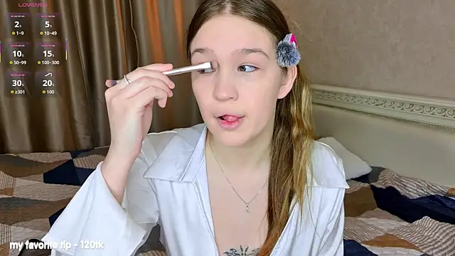 PlayfulMelly online show from July 9, 2026, 6:17 am