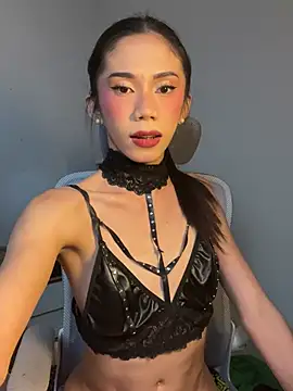 CassandraLovve online show from June 24, 2026, 6:29 pm