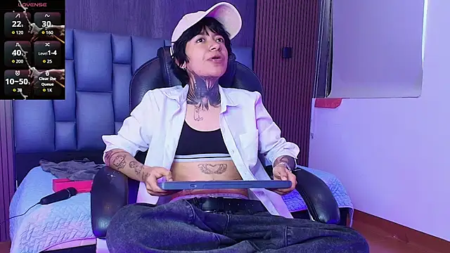 hottiesjuls online show from July 11, 2026, 9:49 pm