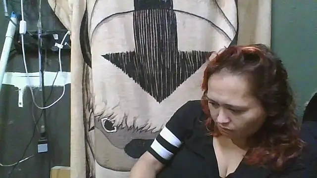 Snapshot of Evelyn_Rose88 chatting on May 28, 2026, 9:39 am Evelyn Rose88 online show from May 28, 2026, 9:39 am