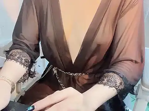 -Naomii  online show from July 3, 2026, 12:39 am