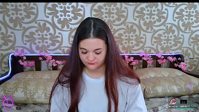Snapshot of ElisesMuse chatting on July 9, 2026, 12:09 pm ElisesMuse online show from July 9, 2026, 12:09 pm