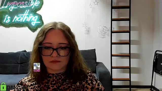 JuliNy x online show from May 26, 2026, 4:14 pm