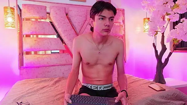 Liamdelrey online show from June 26, 2026, 10:41 am