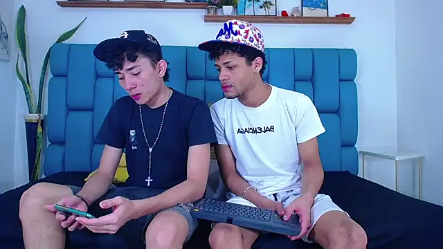 STRANGER BOYS online show from July 10, 2026, 11:07 pm