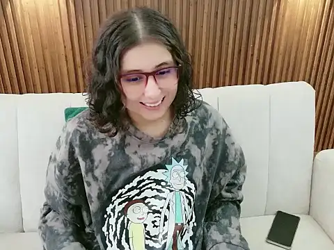 Snapshot of feelena_mysoull chatting on June 1, 2026, 2:30 pm feelena mysoull online show from June 1, 2026, 2:30 pm