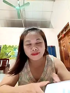 Snapshot of -Piieo11- chatting on May 27, 2026, 2:03 pm -Piieo11- online show from May 27, 2026, 2:03 pm