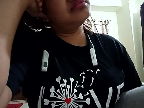 Snapshot of Neha-71 chatting on June 6, 2026, 10:36 pm Neha-71 online show from June 6, 2026, 10:36 pm