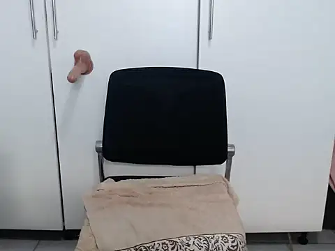 Appledesire online show from June 3, 2026, 6:27 am