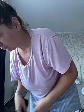 evaxxxcurvyxxx online show from July 13, 2026, 5:43 am