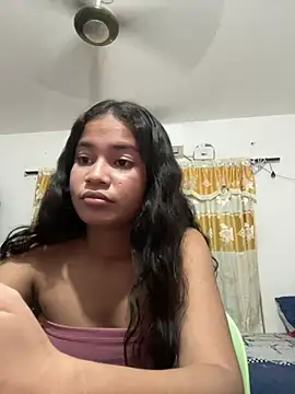Snapshot of Ares_and_Emily chatting on May 28, 2026, 3:37 am Ares and Emily online show from May 28, 2026, 3:37 am
