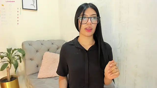 Snapshot of violet_rose_8 chatting on May 27, 2026, 6:16 pm violet rose 8 online show from May 27, 2026, 6:16 pm