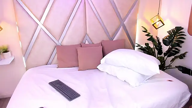 Snapshot of Clarentz chatting on July 8, 2026, 5:45 am Clarentz online show from July 8, 2026, 5:45 am
