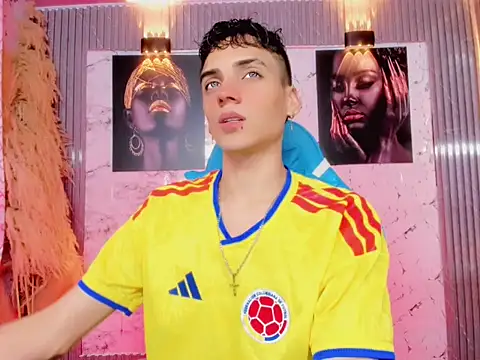 latino boyy  online show from June 28, 2026, 3:45 am