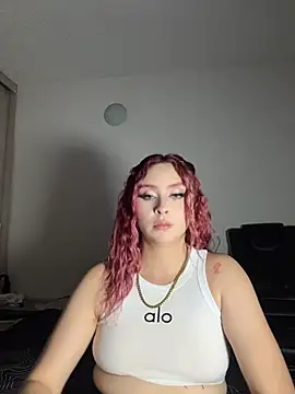 Snapshot of Sophia_LuxxX chatting on May 30, 2026, 2:52 am Sophia LuxxX online show from May 30, 2026, 2:52 am