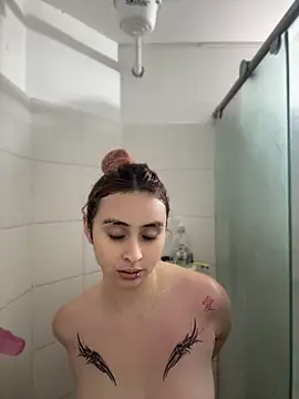 Sophia LuxxX online show from July 17, 2026, 6:46 pm