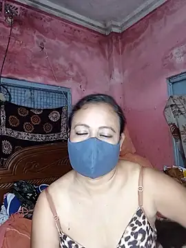 MoonLusty online show from June 20, 2026, 2:58 am