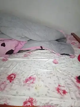 creamiequeen online show from June 15, 2026, 10:23 pm