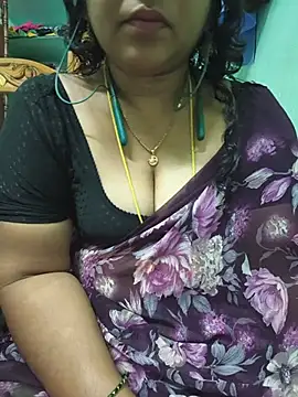 Snapshot of Tamil-kaviya98 chatting on June 24, 2026, 5:45 pm Tamil-kaviya98 online show from June 24, 2026, 5:45 pm