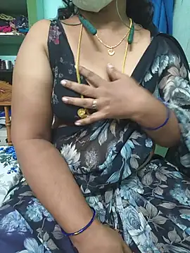 Snapshot of Tamil-kaviya98 chatting on July 5, 2026, 5:31 pm Tamil-kaviya98 online show from July 5, 2026, 5:31 pm