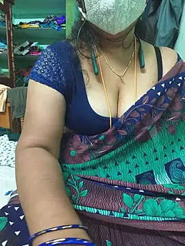 Snapshot of Tamil-kaviya98 chatting on August 5, 2026, 10:01 pm Tamil-kaviya98 online show from August 5, 2026, 10:01 pm