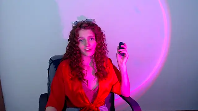 ViolaHot  online show from June 14, 2026, 12:29 pm