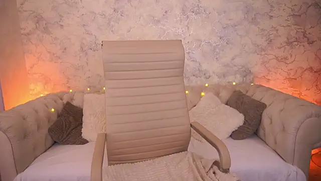 LilitMurrr online show from June 18, 2026, 12:53 pm